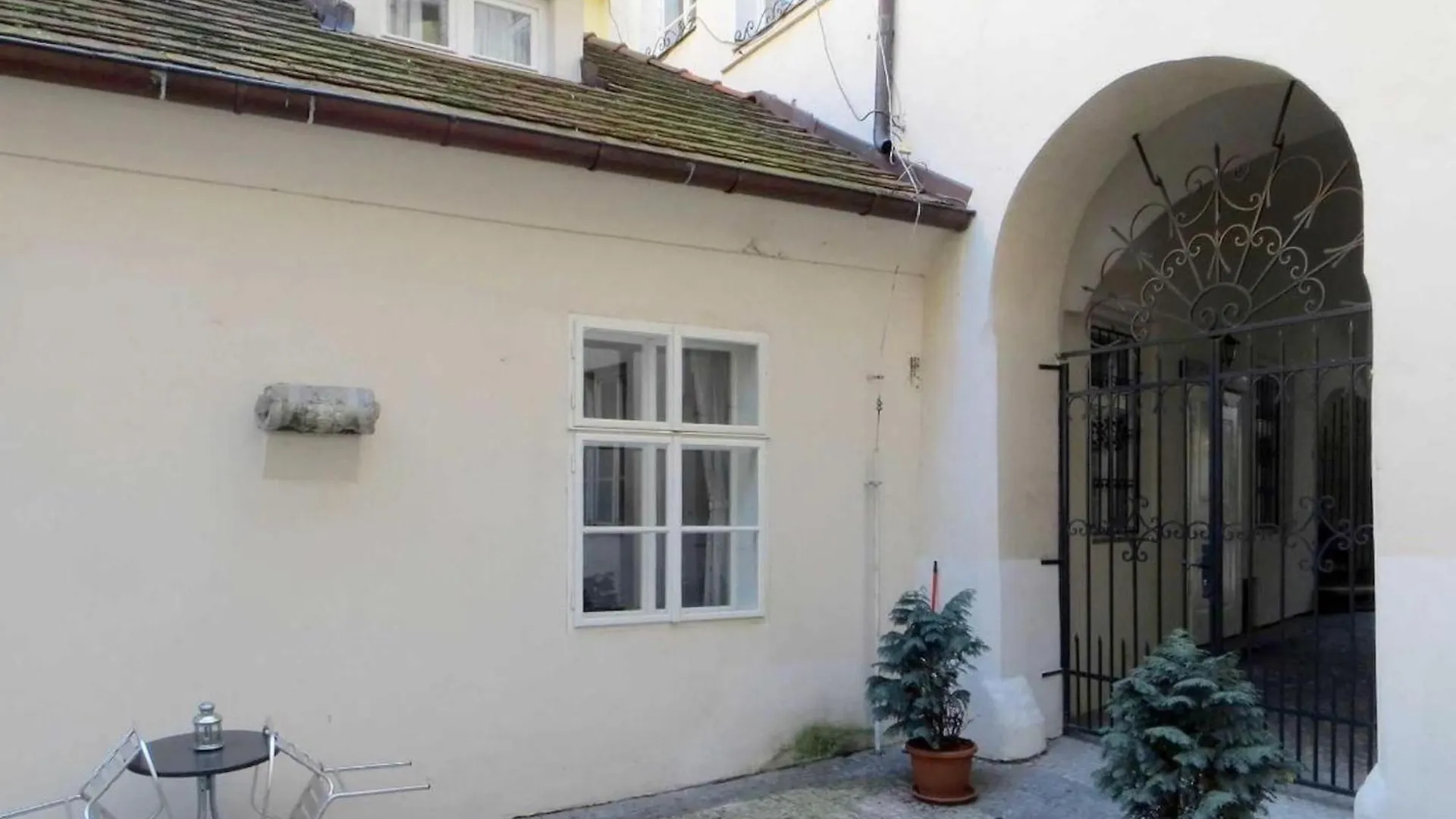 Apartment Old Town Home-3 By Interhome 프라하